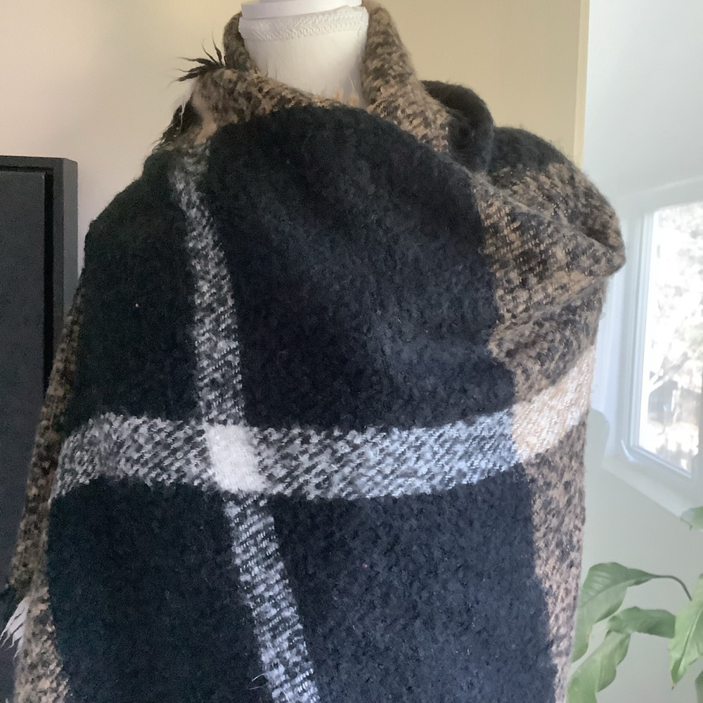 Tan/Black/White Color Block/Plaid Wrap/Shawl - Picture 7 of 15